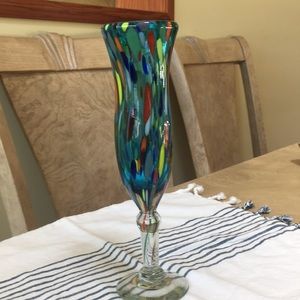 Beautiful vintage hand blown art glass vase